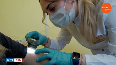 Уникальный прибор ― дерматоскоп в сюжете «Проверка родинок»