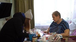 В Троицке на выборах президента проголосовала учитель без ног