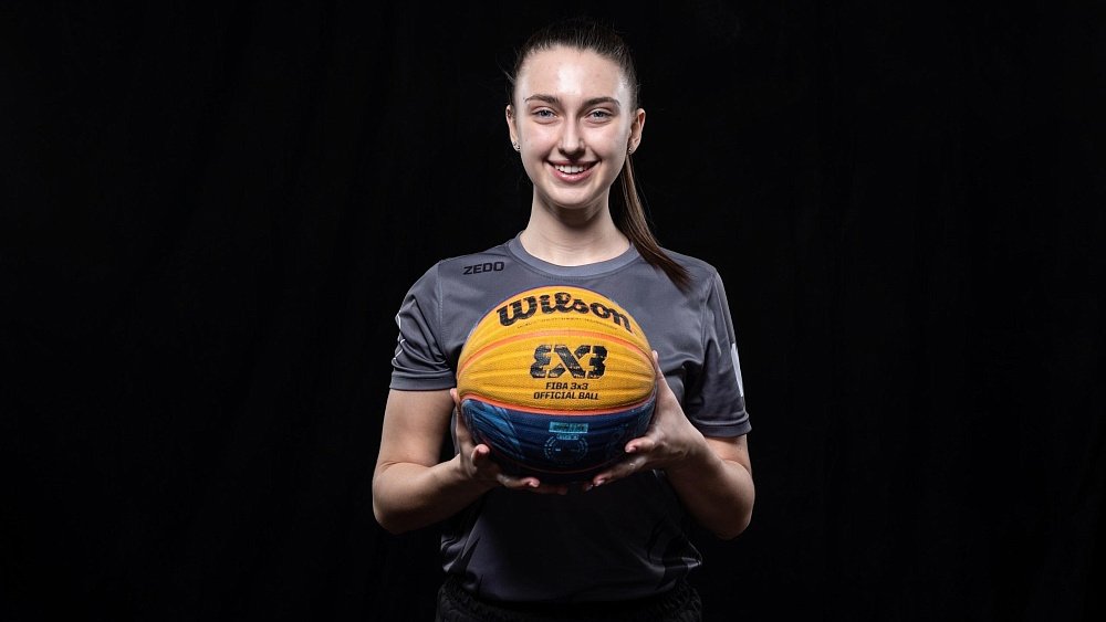 Слишком красивые глаза — девушке‑арбитру посоветовали не судить баскетбольные матчи