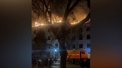 В поселке Шагол загорелся расселенный дом