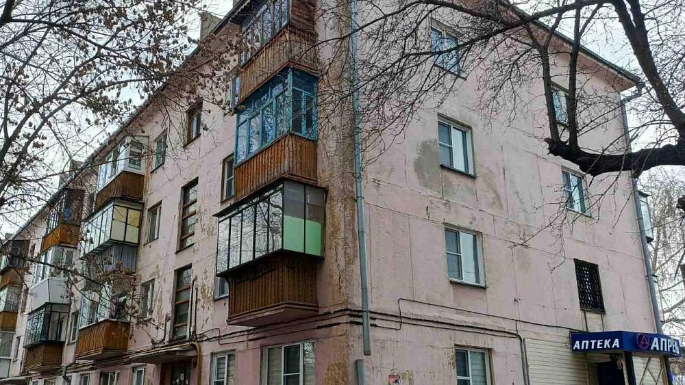 В Челябинске возбудили уголовное дело после падения глыбы льда на мужчину