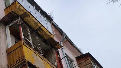 В Челябинске прокуратура Ленинского района организовала проверку по факту обрушения наледи с крыши дома