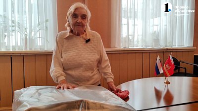 Ветеран пожарной охраны отправила на фронт шерстяные одеяла