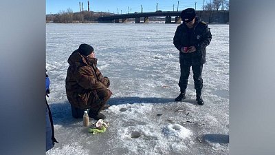 Спасатели рассказали рыбакам Магнитогорска про опасность весеннего льда