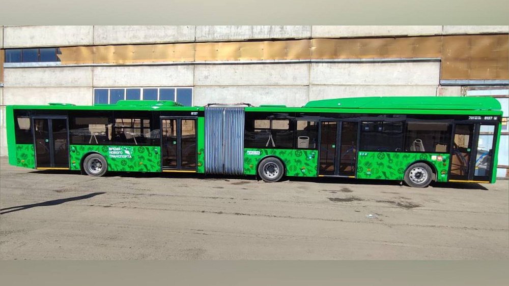 В Челябинске на линию вышли четыре автобуса-гармошки