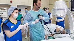 Южноуральских хирургов научили удалять камни из желчных протоков через рот