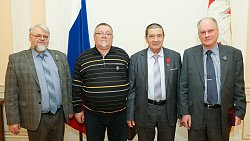 Губернатор Алексей Текслер вручил госнаграды работникам ракетного центра