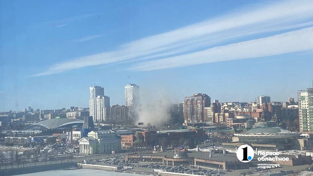 В центре Челябинска обрушилась часть разбираемого долгостроя