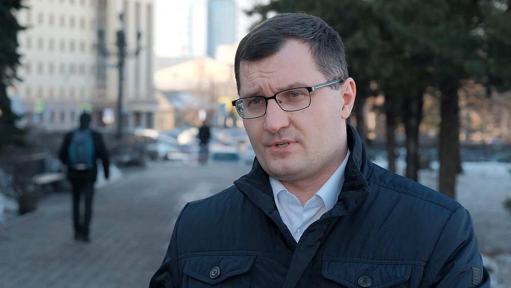 Виталий Литке призвал родителей следить за интернет-контентом детей