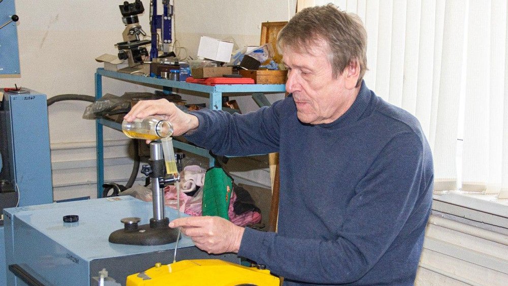 Ученые из Челябинска предложили смазывать сельхозтехнику фритюрным маслом