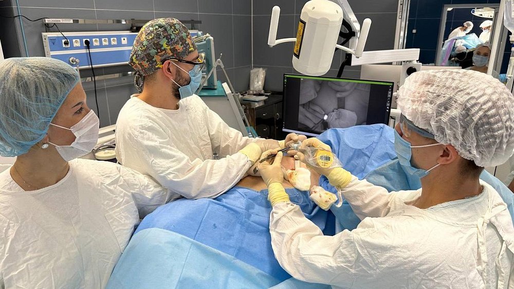 Врачи Челябинского онкоцентра заставили раковые клетки светиться