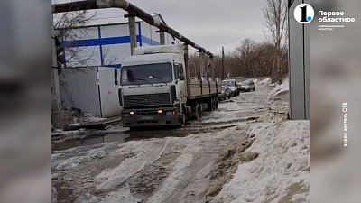 В столице Южного Урала борются со снегом и лужами
