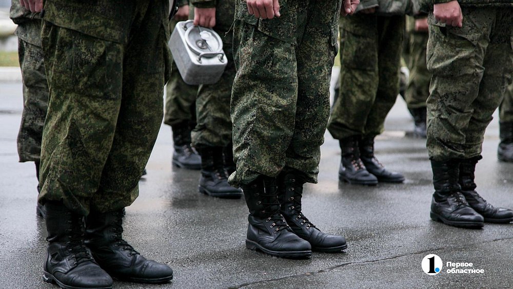 Более половины южноуральцев позитивно относятся к службе по контракту