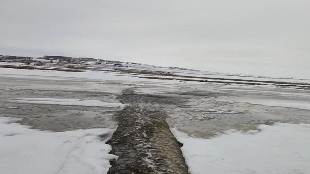 Поселок в Челябинской области оказался отрезан из‑за паводка