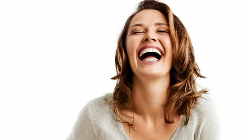Женщины смеются чаще мужчин — это заложено природой