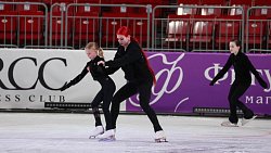 Александра Трусова и Этери Тутберидзе дали мастер‑класс юным челябинским фигуристам