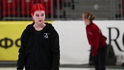 Александра Трусова и Этери Тутберидзе дали мастер‑класс юным челябинским фигуристам