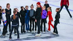 Александра Трусова и Этери Тутберидзе дали мастер‑класс юным челябинским фигуристам