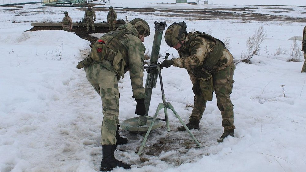 Спецназ Росгвардии провел артиллерийские учения в Челябинске