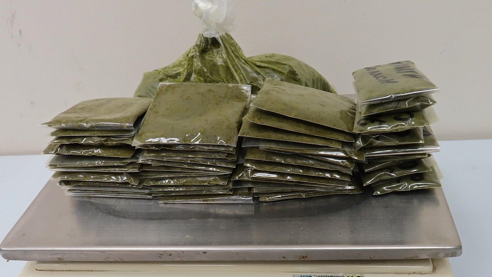 С начала года челябинские таможенники пресекли ввоз 22 кг насвая