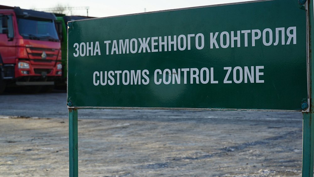 Спрятанную свинину пытались вывезти из Челябинской области под тоннами груза