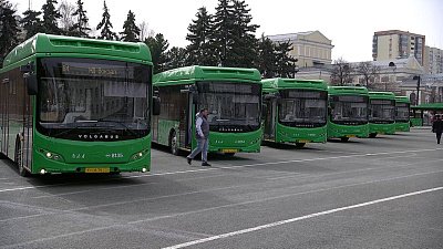 В Челябинске на маршруты вышли автобусы особо большого класса