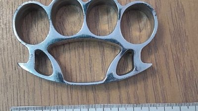 На железнодорожной станции в Челябинской области у подростка нашли кастет