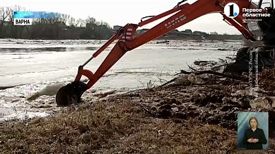 На юге региона сотрудники МЧС продолжают борьбу со стихией