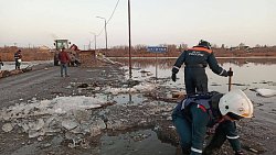 Алексей Текслер поручил помочь пострадавшим от паводка южноуральцам