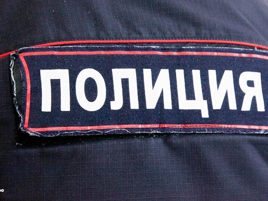 В Челябинске задержали мужчину, который гулял с ружьем