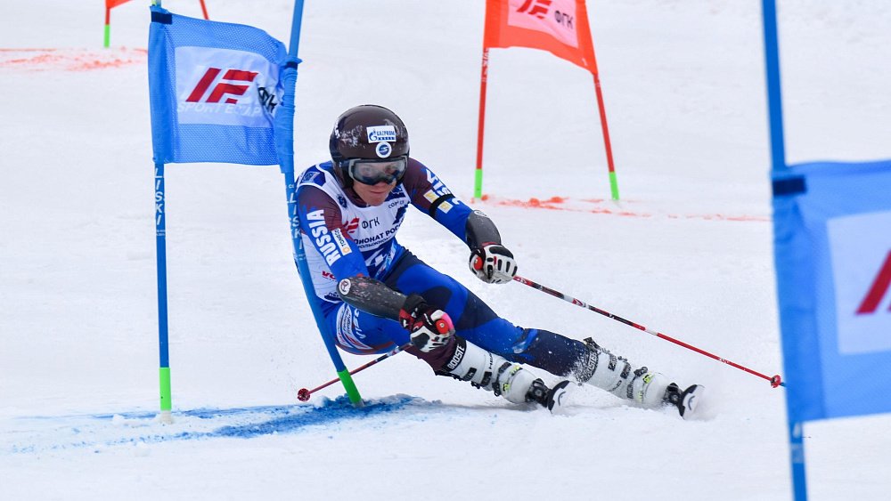 Миасский горнолыжник Семен Челмакин завоевал серебро на чемпионате России