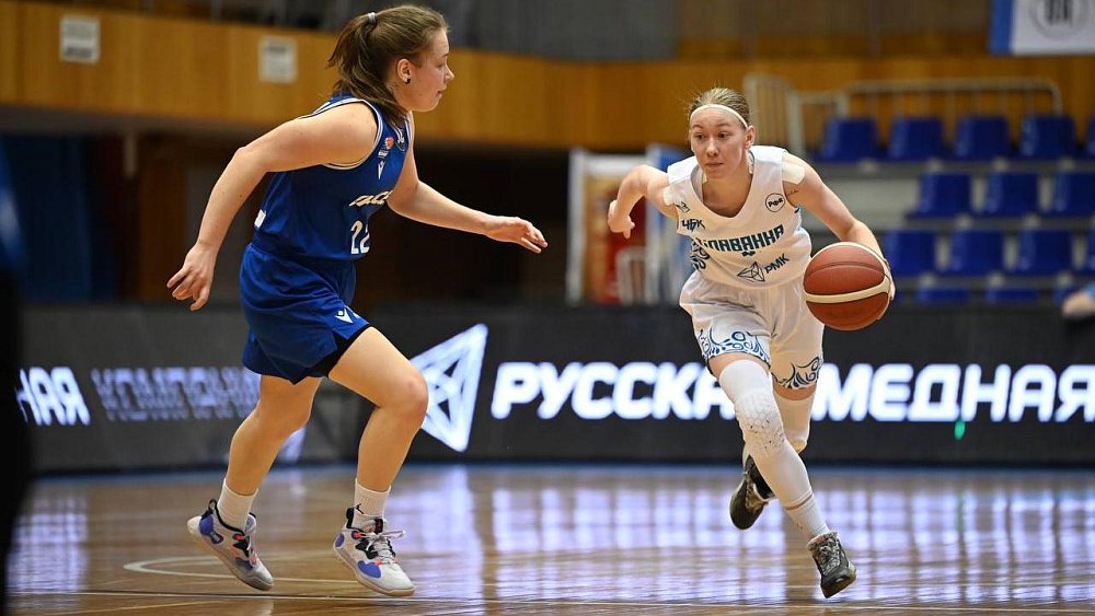 Баскетбольный клуб «Славянка» выиграл первый матч полуфинала в Высшей лиге