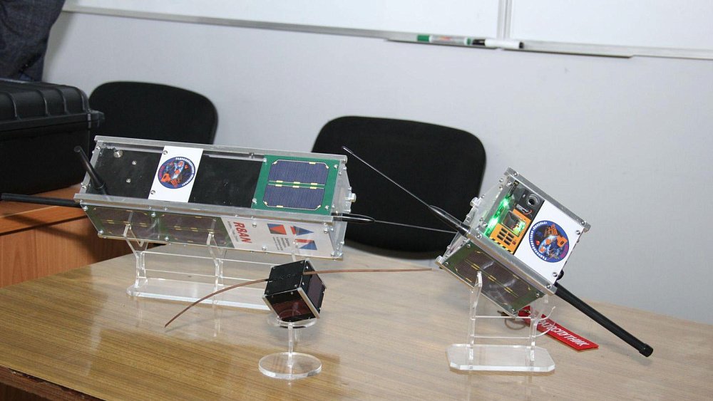 В челябинской лаборатории космической связи набирают новых «спутникостроителей»