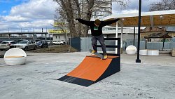 В Арт-сквере на набережной в Челябинске теперь можно кататься на роликах