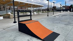 В Арт-сквере на набережной в Челябинске теперь можно кататься на роликах