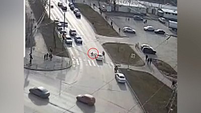 В Челябинске семилетний мальчик на велосипеде попал под колеса автомобиля