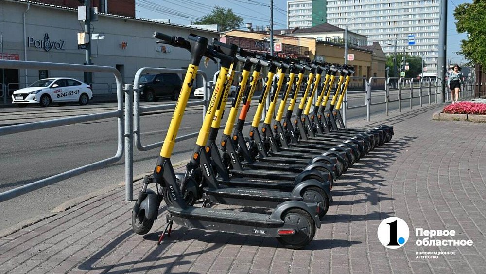 Челябинцы больше не смогут кататься на электросамокате парами