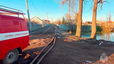 В Еткульском районе из‑за паводка частично размыло насыпную дамбу