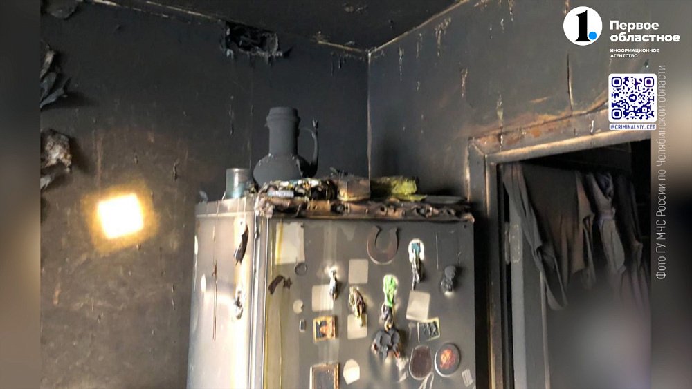 В Челябинске спасатели вытащили женщину из квартиры