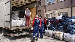 Постельное белье, воду и сапоги отправили пострадавшим от паводка жителям Оренбургской области