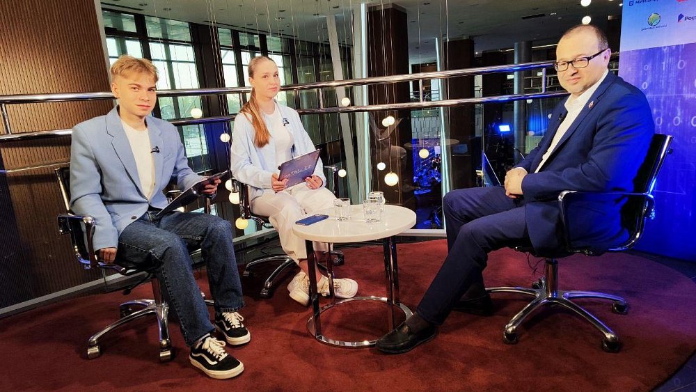 «Дрожали коленки». Челябинские подростки рассказали о первом прямом эфире на ОТВ