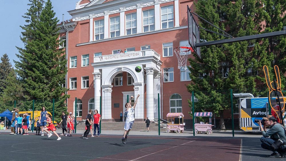 Семейный фестиваль «Пикник на Алом» пройдет в Челябинске