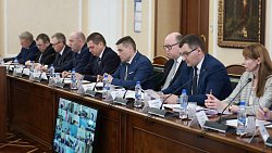 Алексей Текслер поручил обеспечить полную безопасность южноуральцев в майские праздники