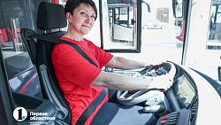 Челябинский водитель рассказала, почему в красных троллейбусах не падают пассажиры