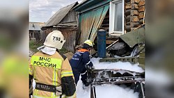 Груженный баллонами с пропаном грузовик «Урал» врезался в дом