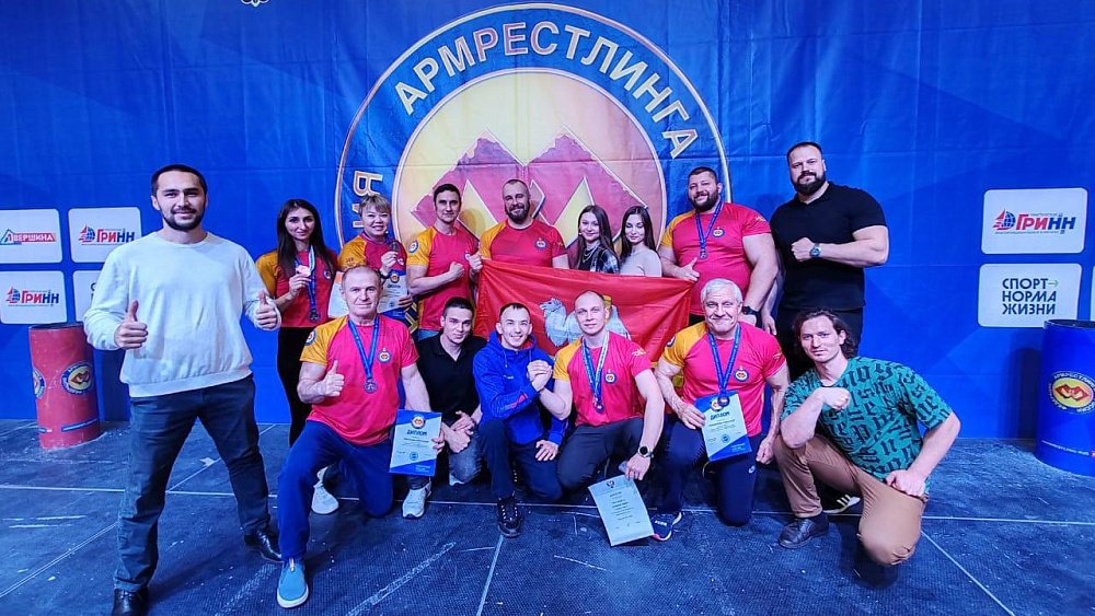 Челябинские силачи завоевали медали на чемпионате России по армспорту