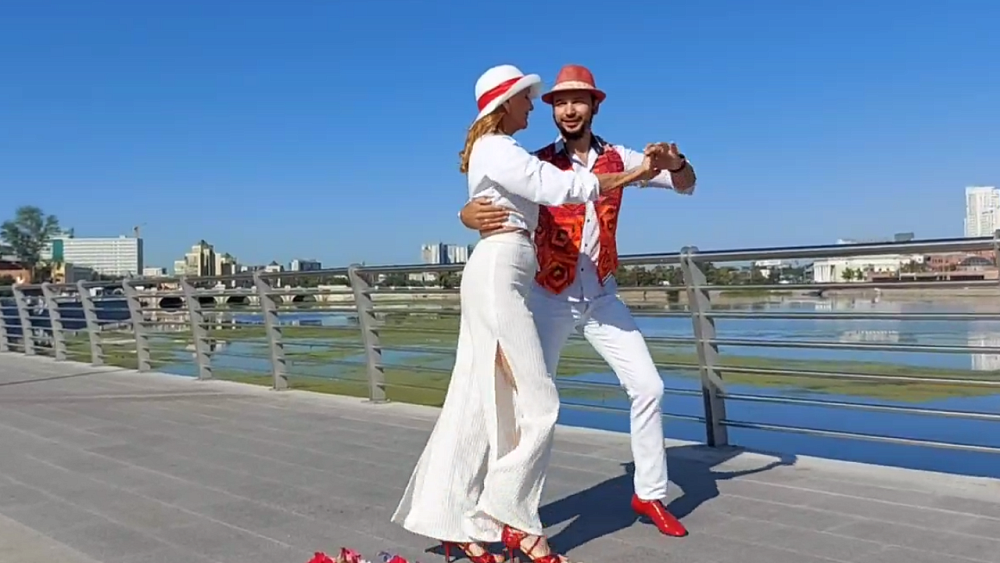 Смех 12 минут в день поможет сбросить до двух килограммов за год