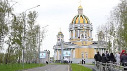 В Челябинске освятили крестильный храм кафедрального собора Рождества Христова