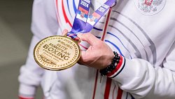 Боксер Эдмонд Худоян вернулся в Челябинск после победы на чемпионате Европы