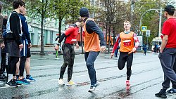 Студенты ЮУрГУ выиграли легкоатлетическую эстафету в Челябинске